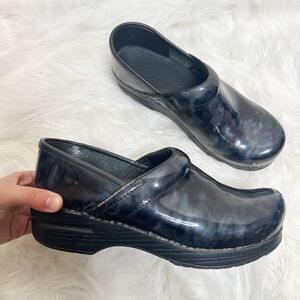 Dansko Professional Marbled Pewter Black Grey Blue Slip On Nursing Clogs Size 39